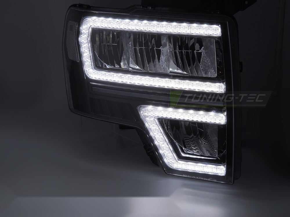 Detaljbilde av frontlykter Ford F150 MK12 08-14 med LED-detaljer.