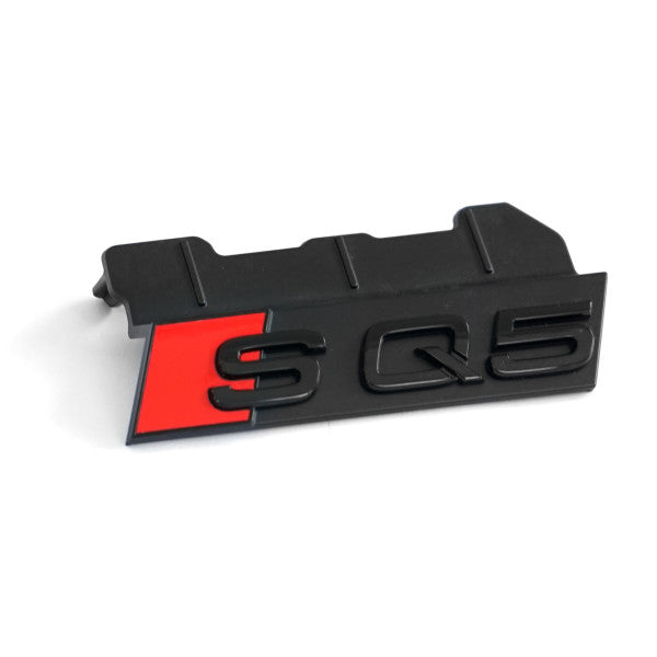 Emblem/logo til Audi SQ5 (FY-Facelift) i svart blank og rød for frontgrill
