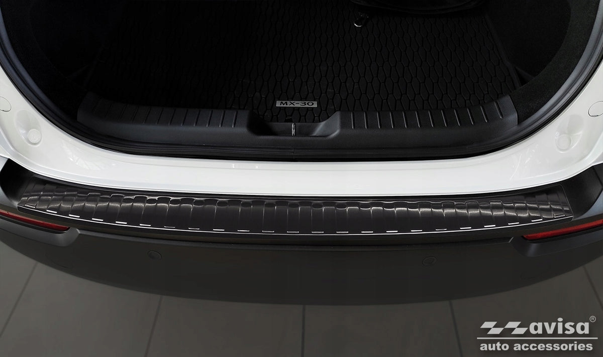 Bakfangerbeskytter Mazda MX-30 (2020-) – rustfritt stål + carbon - detaljer
