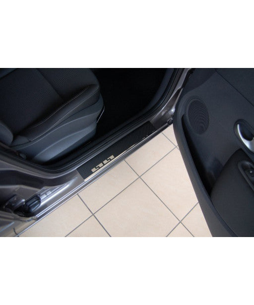 Alufrost dørbeskytter til Nissan Leaf II / Carbon Edition – stål krom finish