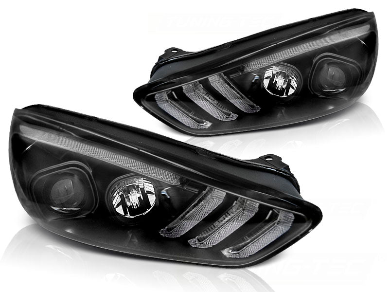 Frontlykter Black DRL LED Sequential til Ford Focus MK3 15-18 sett rett forfra på hvit bakgrunn.