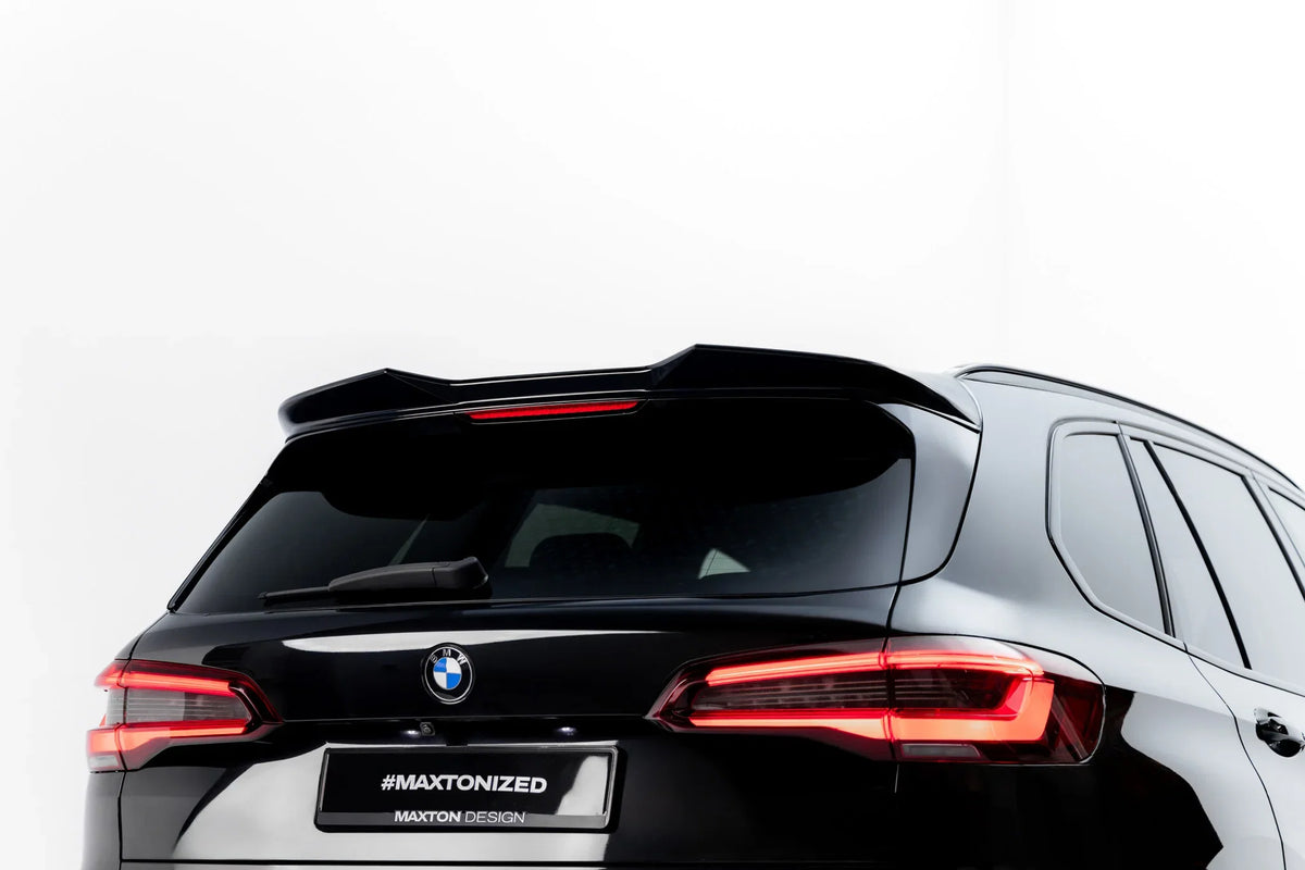 Nærbilde av 3D Spoiler Cap på hekken til BMW X5 G05