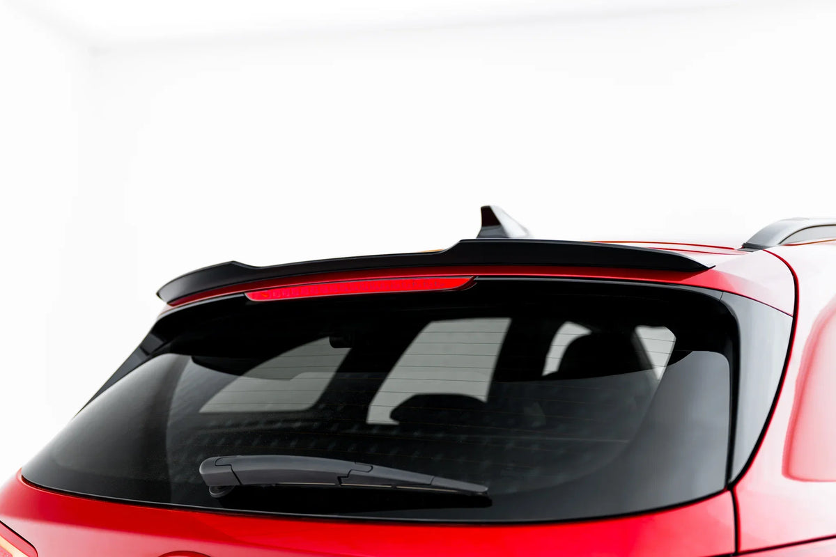Nærbilde av Maxton Design Spoiler Cap på bakluken til Hyundai i30 N-Line Wagon
