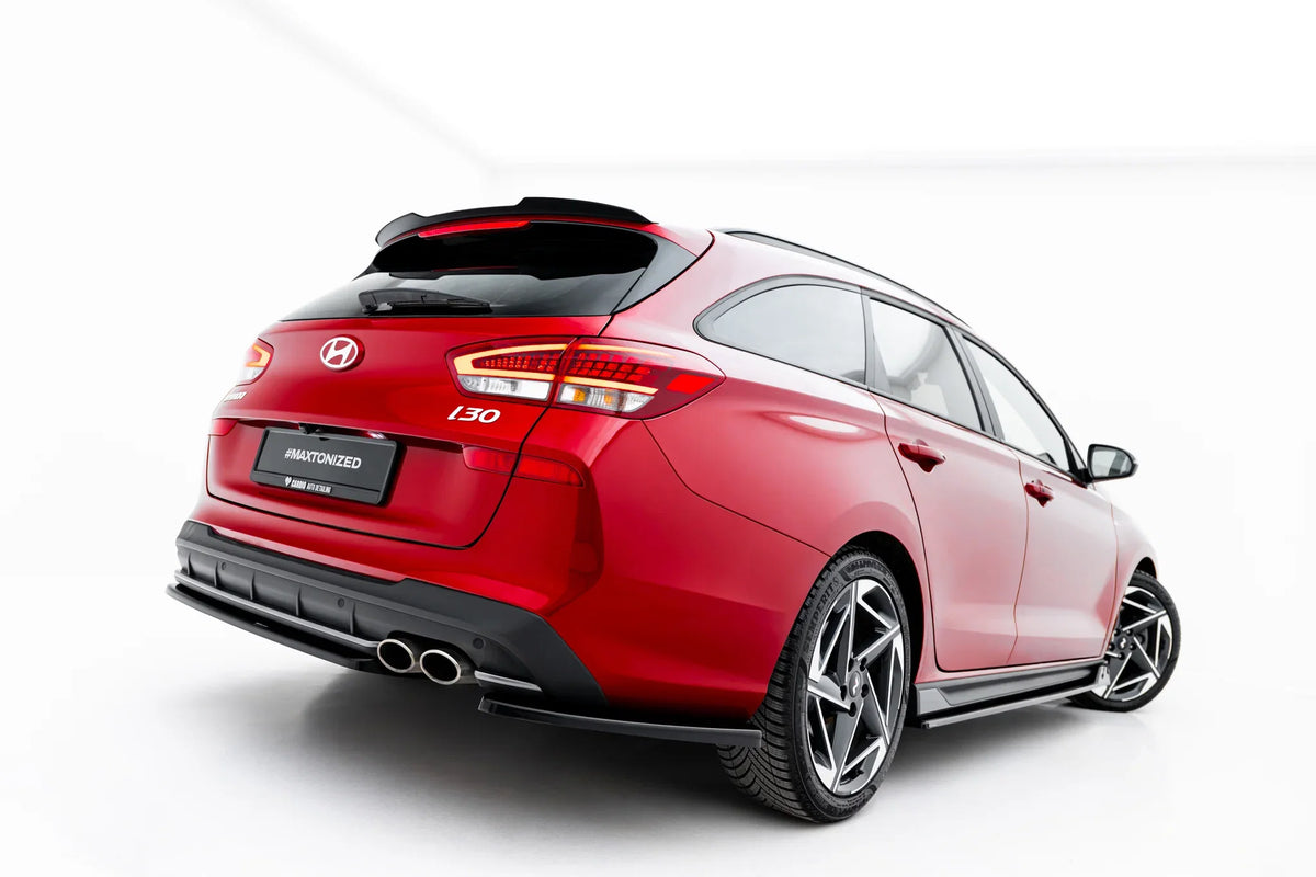 Sidesplittere Bak V.1 i blank sort ABS montert på Hyundai I30 N-Line Wagon Mk3 Facelift