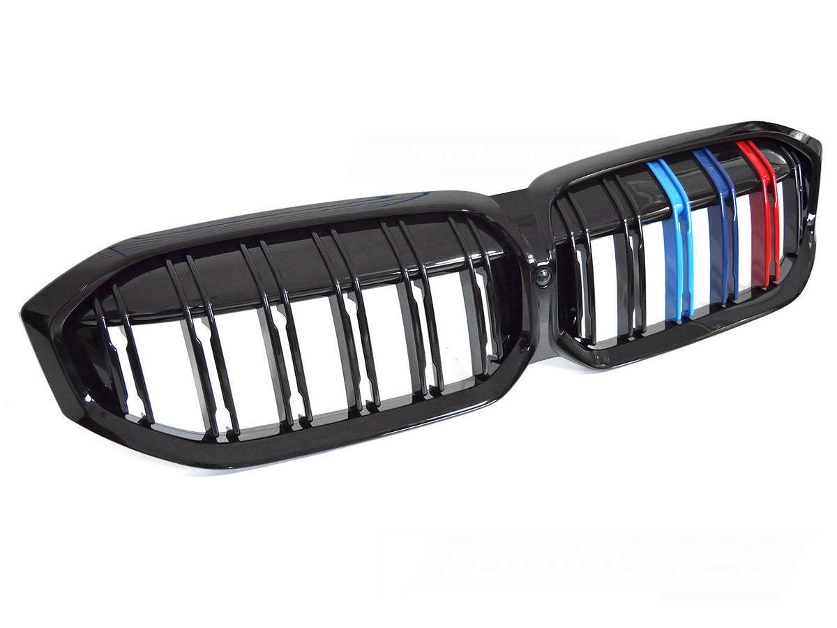Sportsgrill blank svart tri-colour double bar montert på BMW 3-serie G20 Sedan LCI