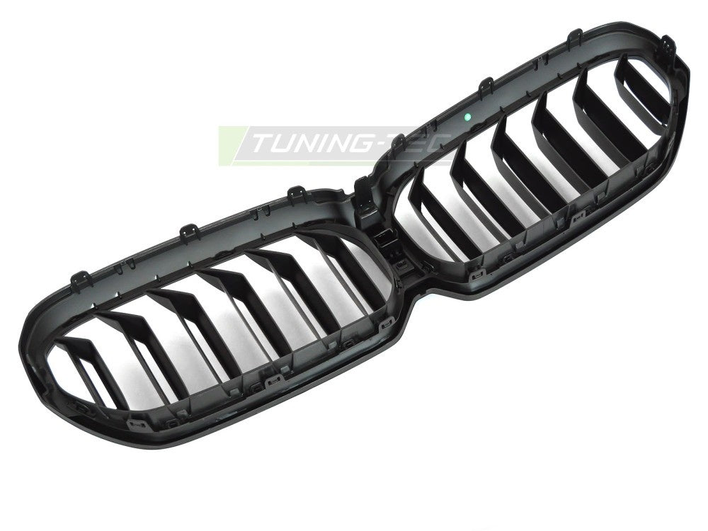 Grill matt svart double bar BMW 5 Serie G30 G31 LCI montert på bil
