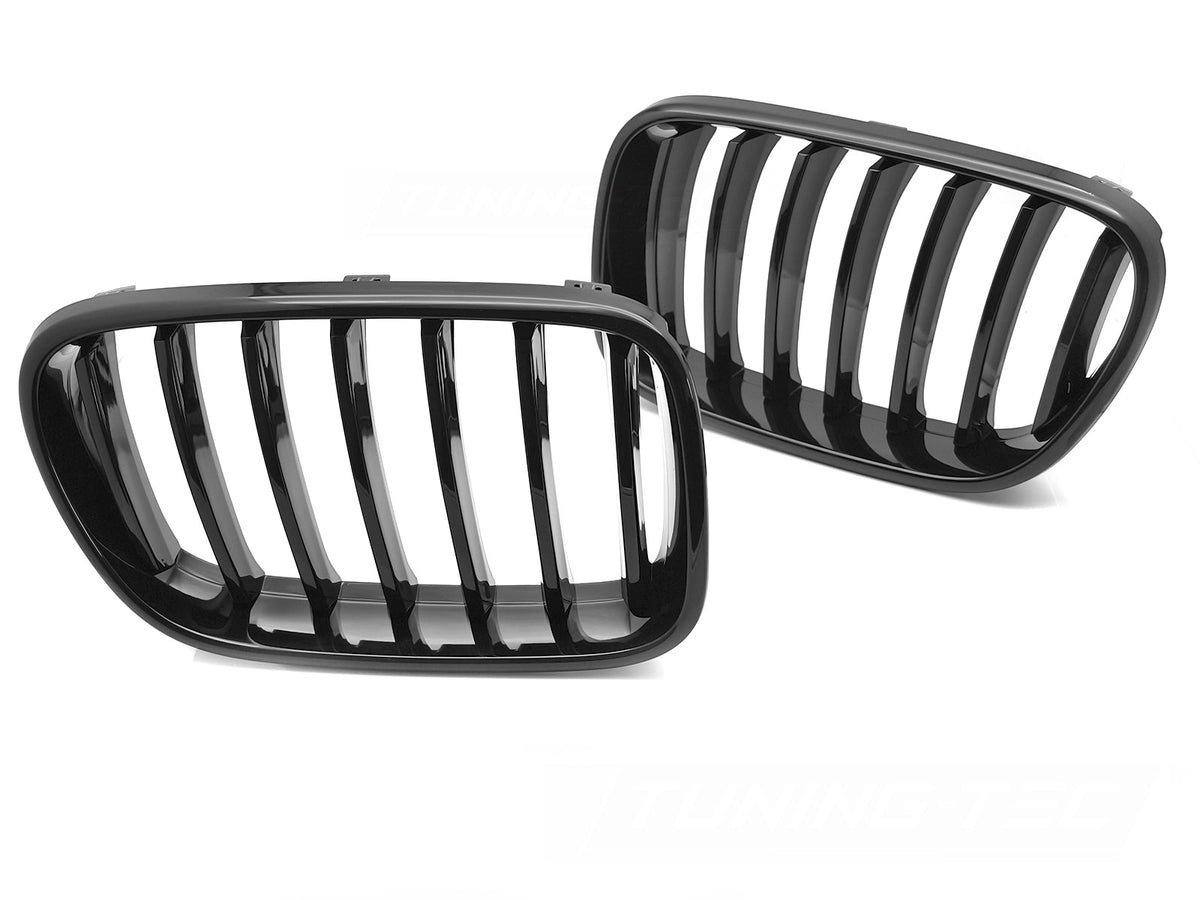 Glossy svart grill montert på BMW X3 F25 2010–2014 sett forfra