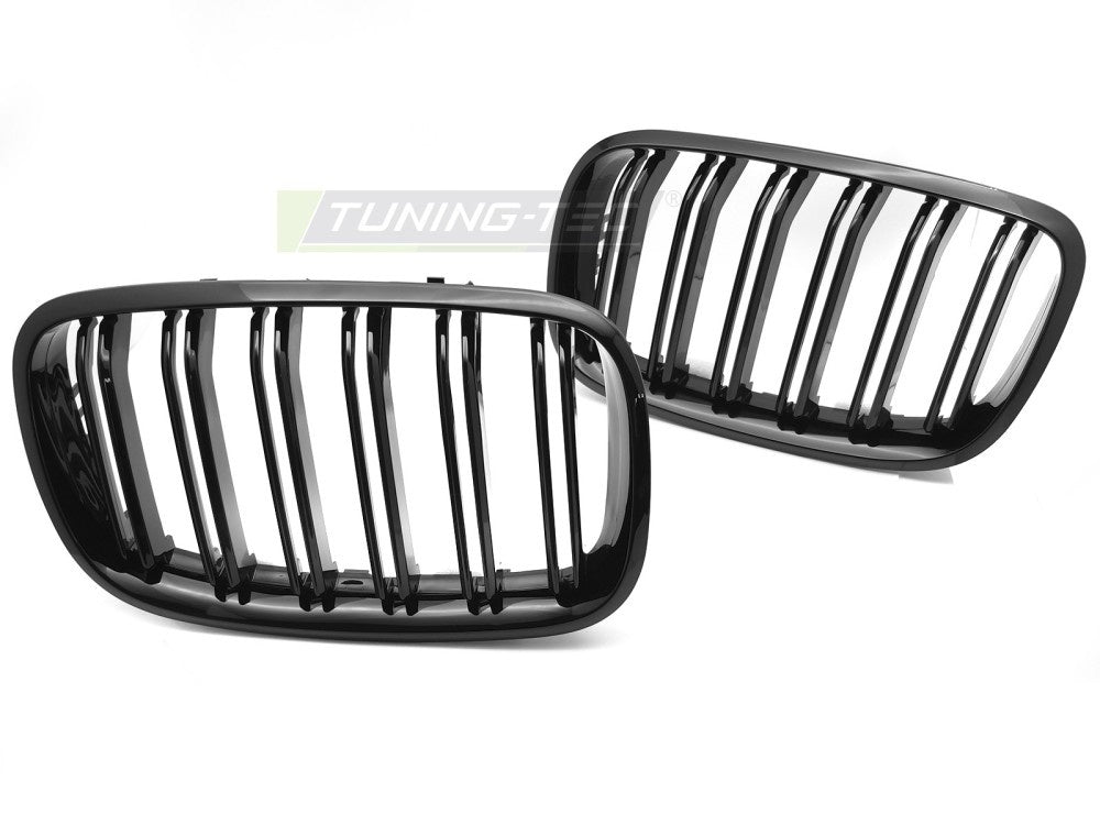 Blank svart sport double bar grill til BMW X5 E70, sett forfra med blanke horisontale lister og krom-detaljer
