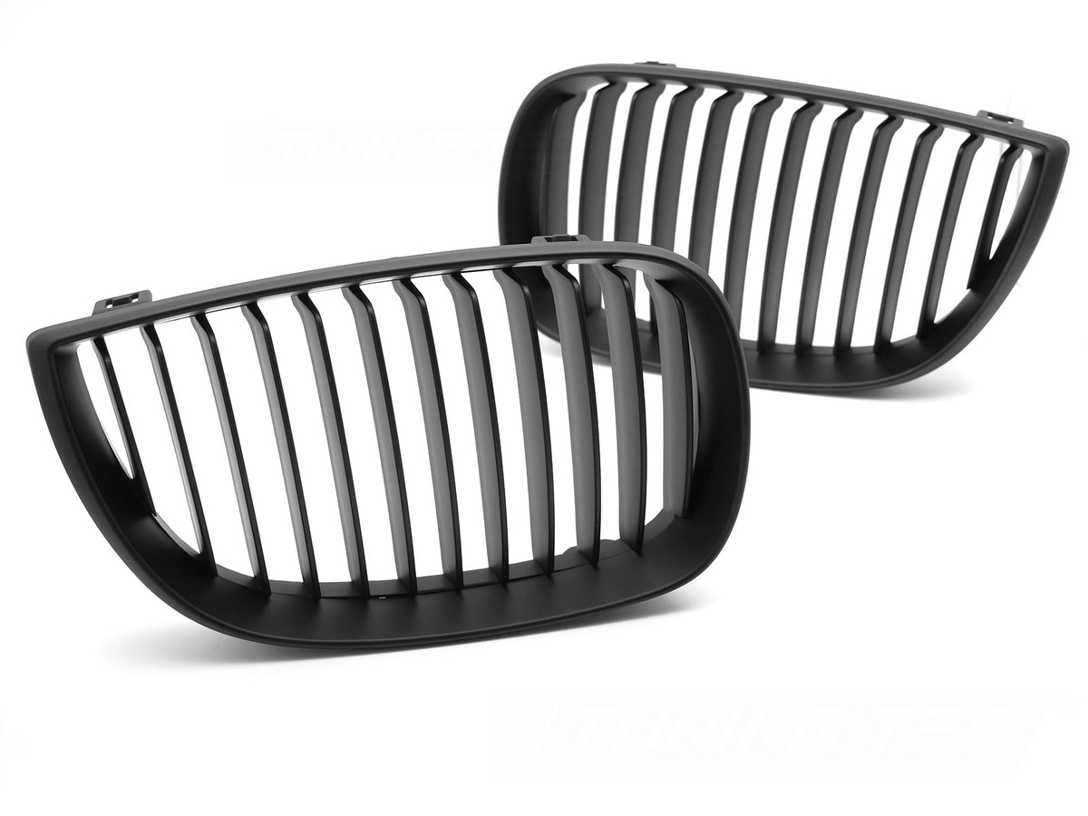 Mattsvart frontgrill montert på BMW 1-serie E87 2004-2007