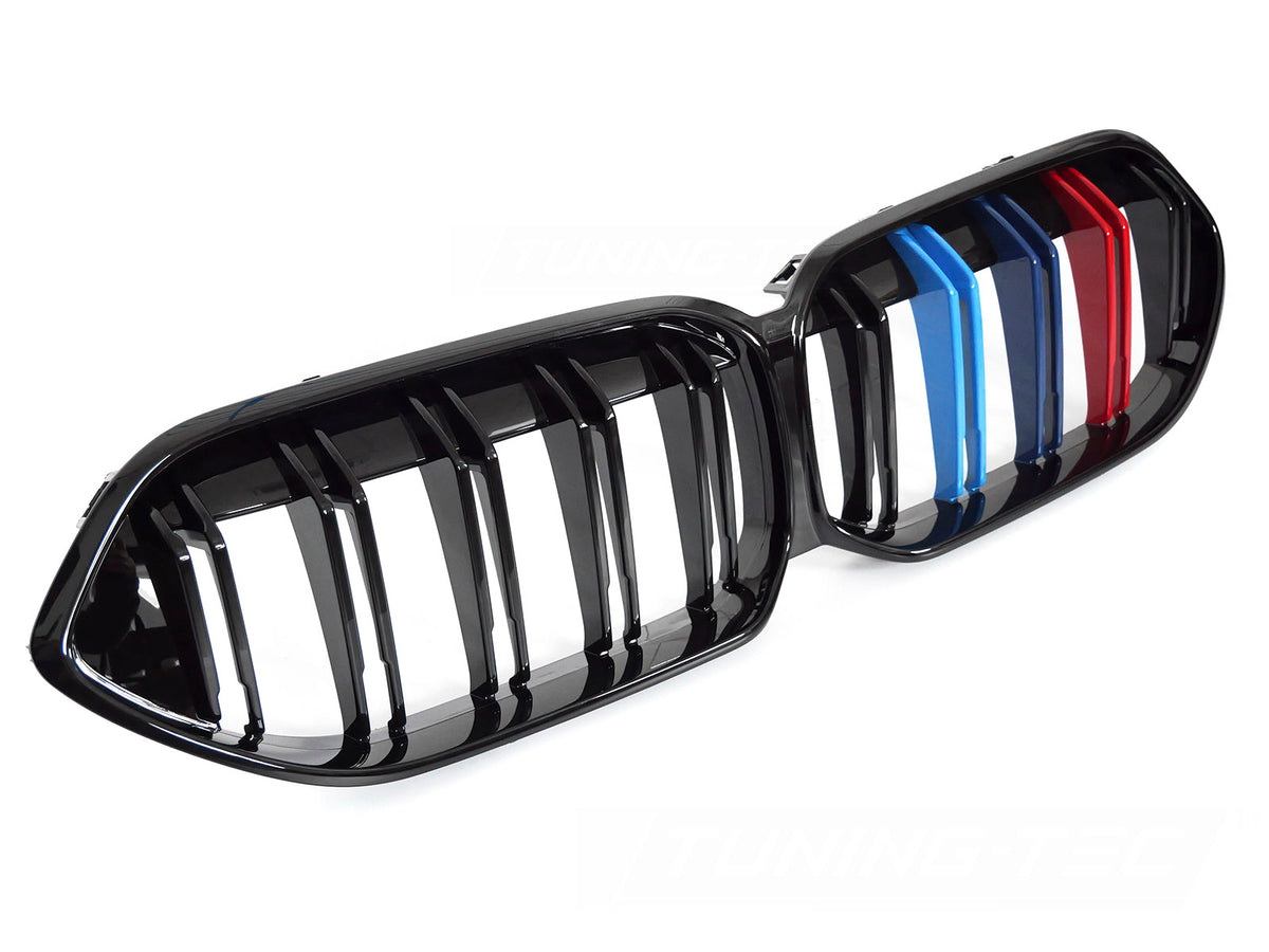 Grill i glossy black med tri-colour dobbel list montert på BMW 2-serie F44