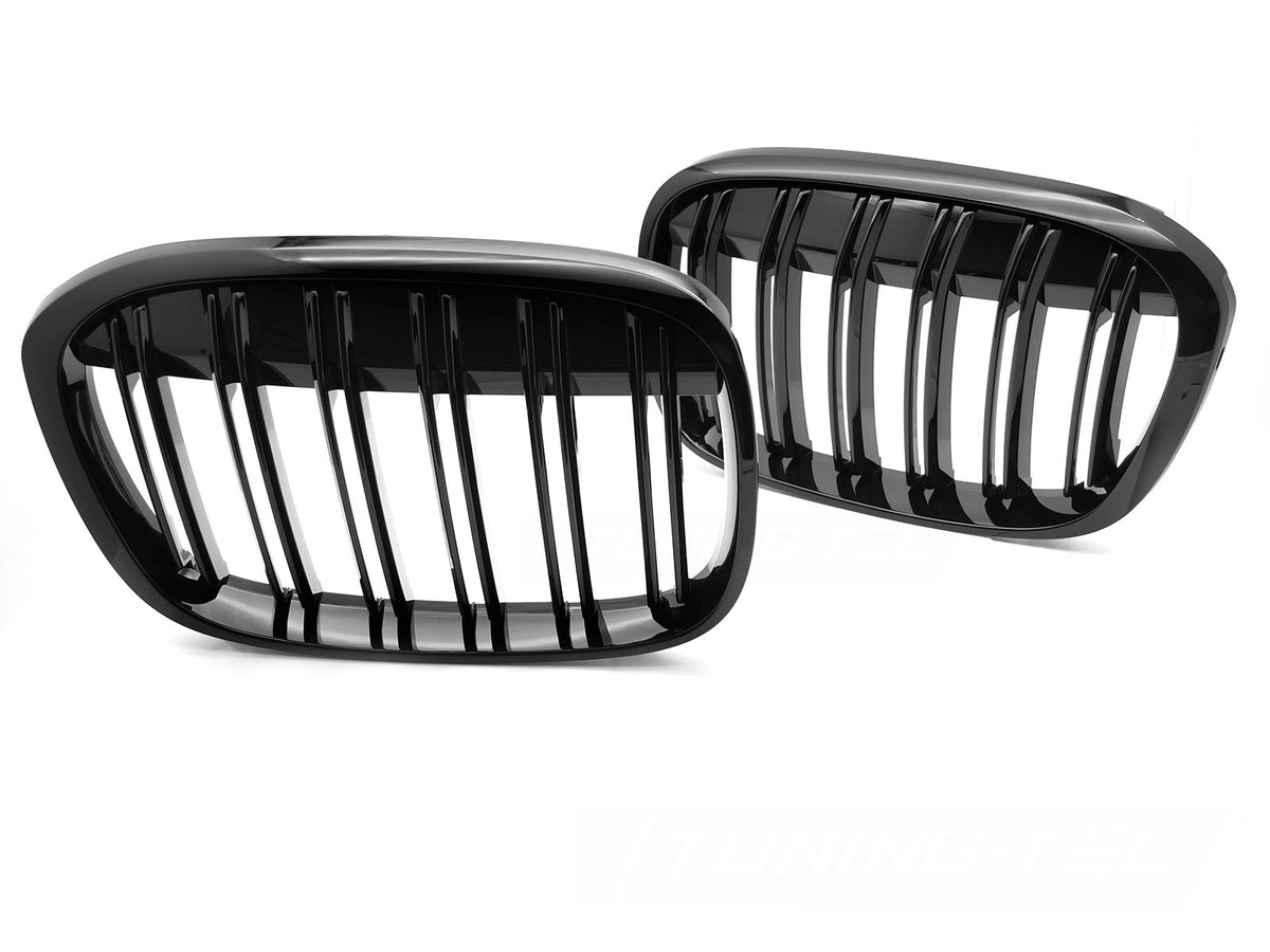 Sport grill BMW X1 F48 glossy svart double bar sett forfra montert