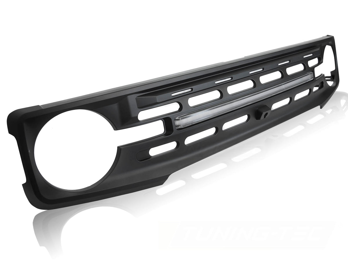 Svart grill med LED til Ford Bronco 2021- montert sett forfra GRFO01