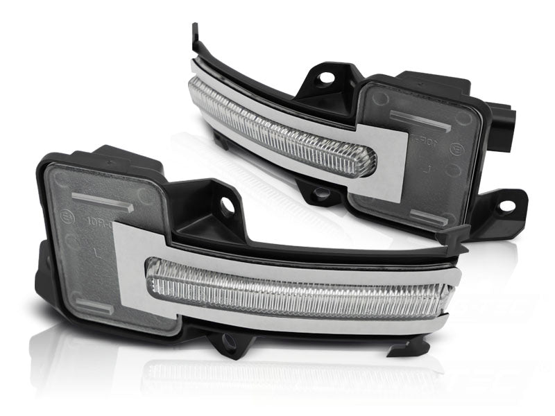Sekvensielle LED-blinklys i sidespeil til Honda Civic X 2016–2021 hvit LED sett forfra