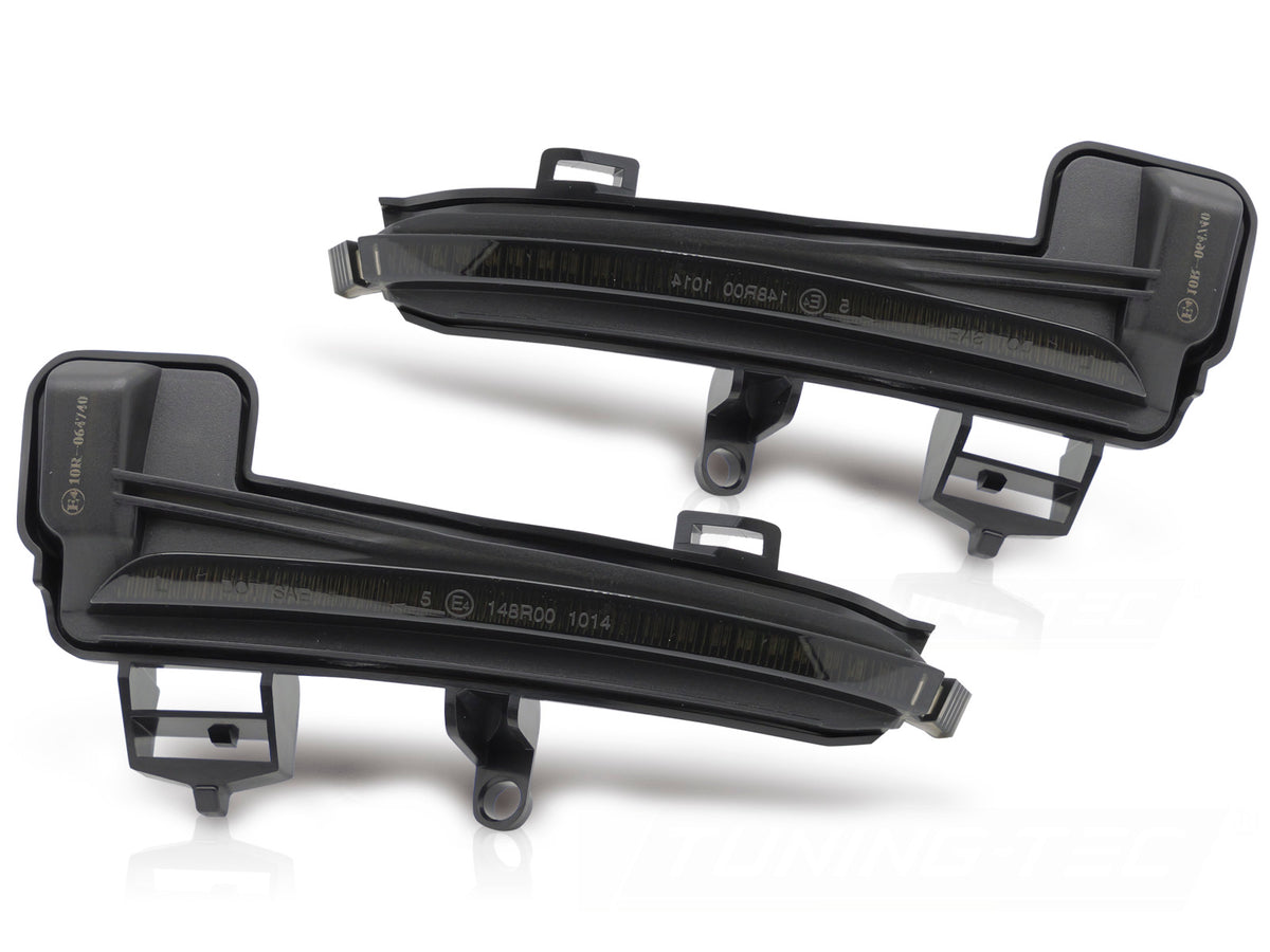 Sekvensielle LED-blinklys i sidespeil Skoda Superb III smoke-tonet glass sett forfra