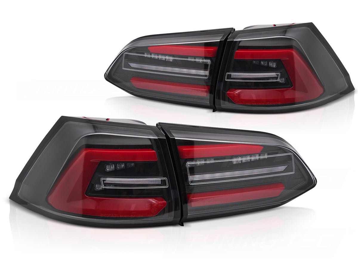 LED baklykter Volkswagen Golf 7 svart hus med røde detaljer og sekvensiell blinklys sett bakfra