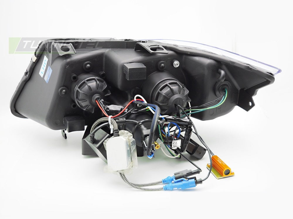 BMW E90 E91 frontlykter med LED-teknologi og krom finish nærbilde