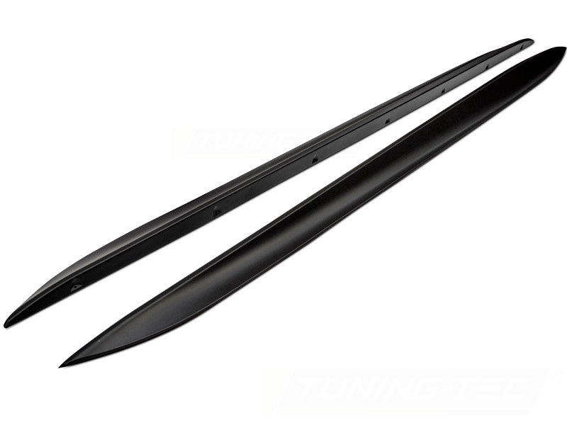 Sideskjørt Performance Style svart montert på BMW 4-Serie G22 Coupé sett fra siden