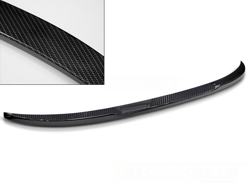 Baklokkspoiler Performance karbon-look montert på BMW 2-Serie F44 Gran Coupe sett bakfra