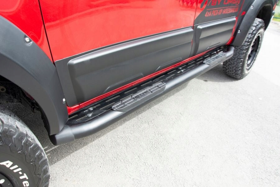 Monteringssett for stigtrinn til Toyota Hilux 05-15