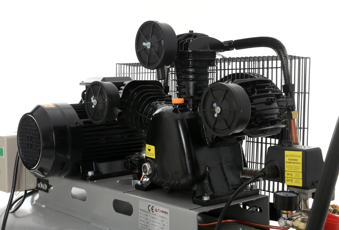 Kompressor Tagred TA309 200L oljesmurt stempelkompressor sett fra siden