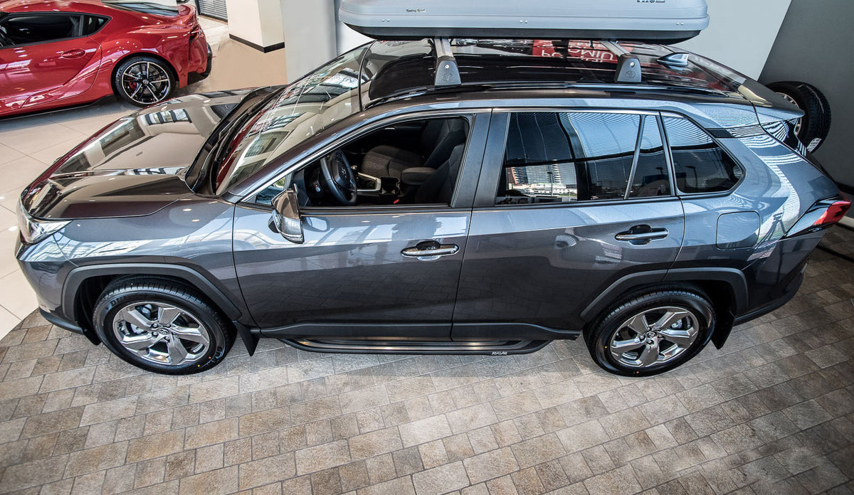 Stigtrinn Toyota RAV4 Ventshield (2019-) - nærbilde