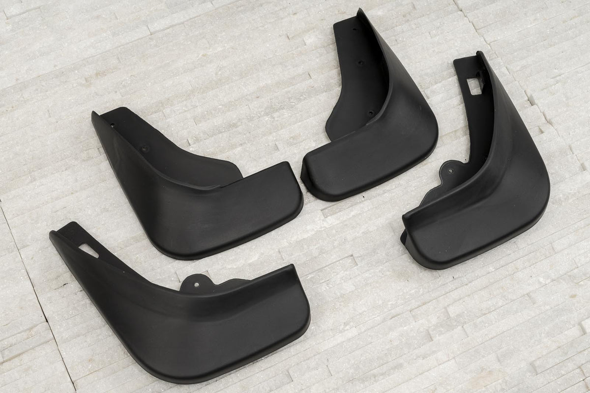 Ven-Tuning skvettlapp til Ford Focus II Hatchback Facelift – svart ABS