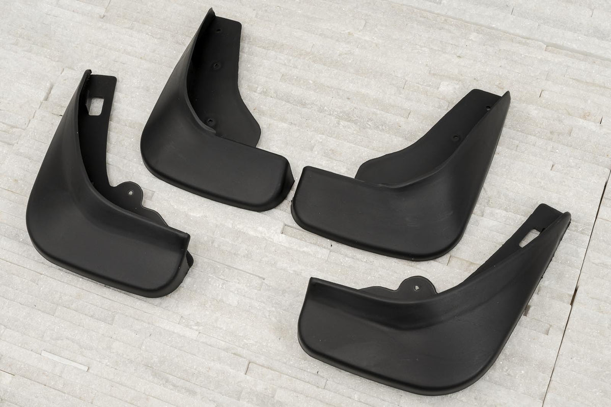 Ven-Tuning skvettlapp til Ford Focus II Hatchback Facelift – slitesterk ABS