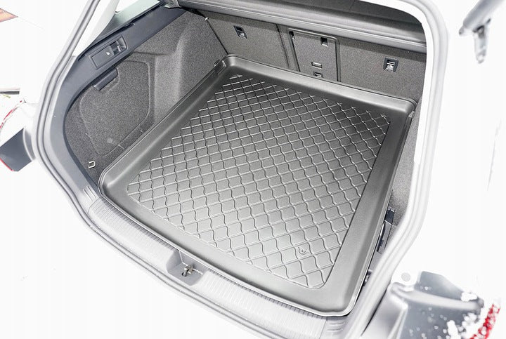 Aristar bagasjeromsmatte til Vw Golf VIII / VIII Hybrid mHEV – høy sidekant