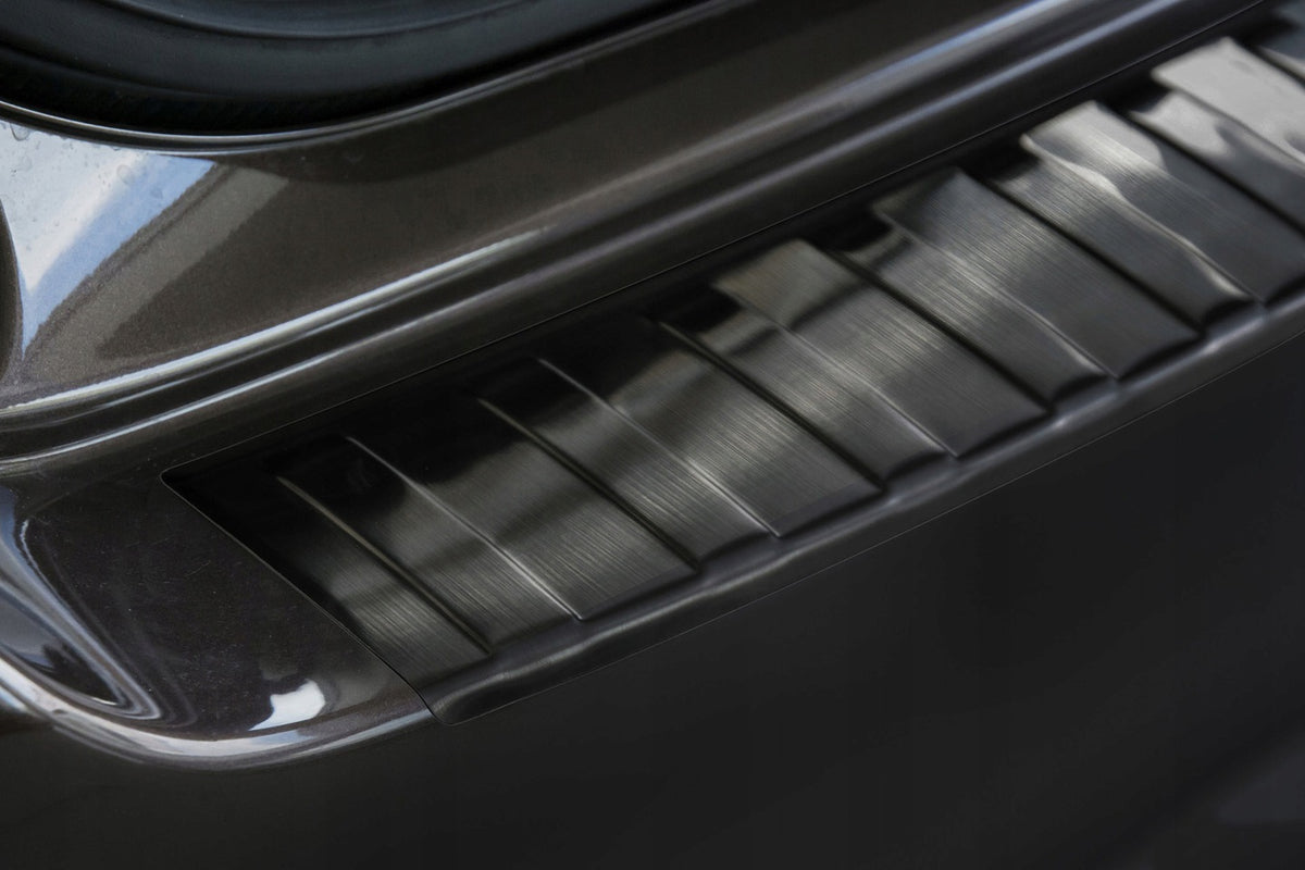 Bakfangerbeskytter Fiat Tipo Sedan (2016-) – Rustfritt stål - detaljer