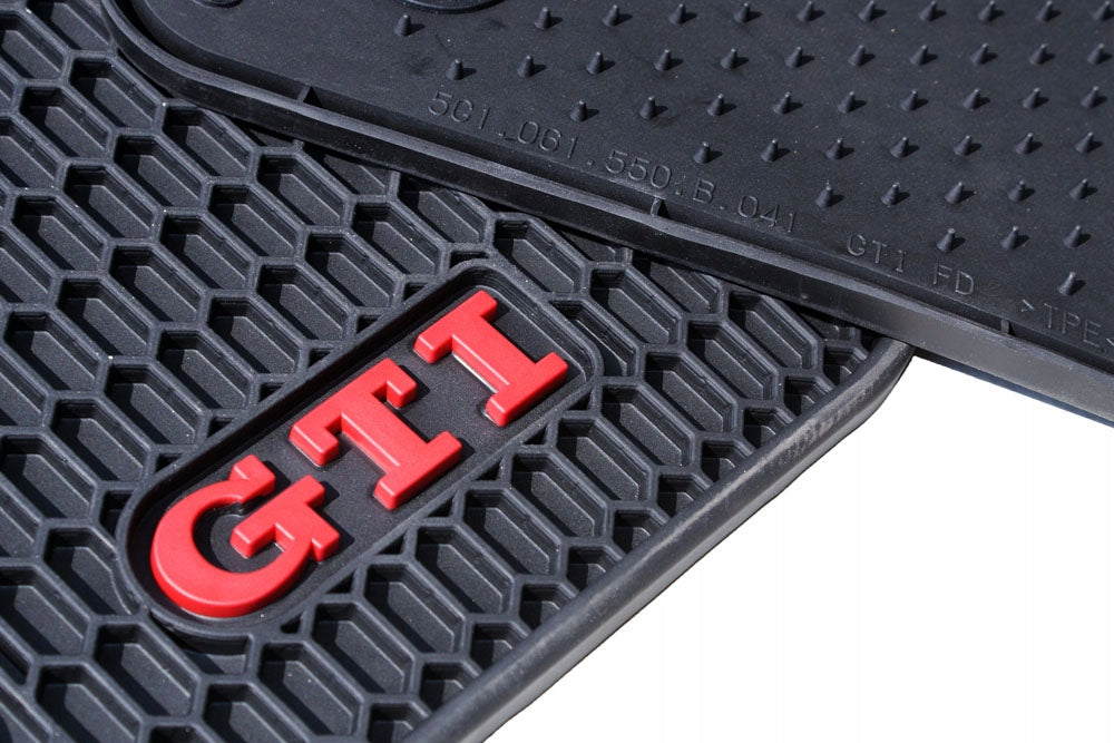 Gulvmatter Vw Golf VII GTI (2012-2020) – Gummi | VAG OEM - nærbilde
