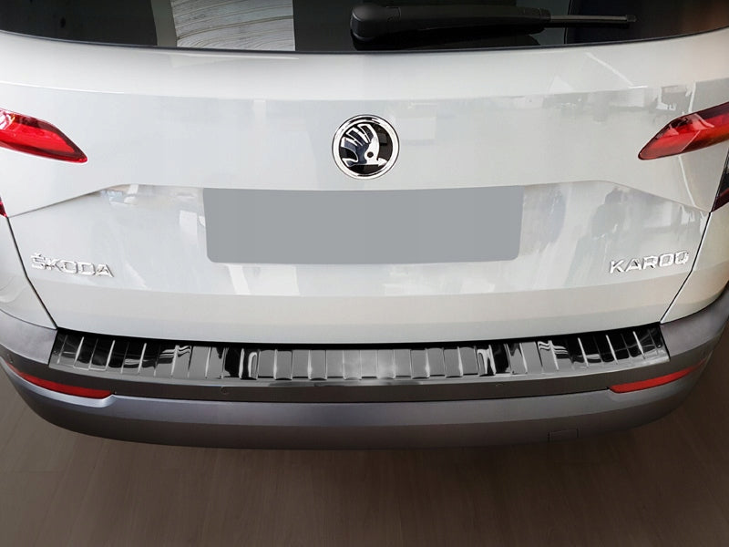 Avisa bakfangerbeskytter til Skoda Karoq – svart Black Mirror overflate