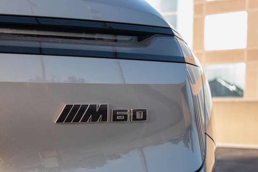Emblem Bmw iX (I20) Bronze ///M60 Edition Bakluke | Bmw Ag - nærbilde