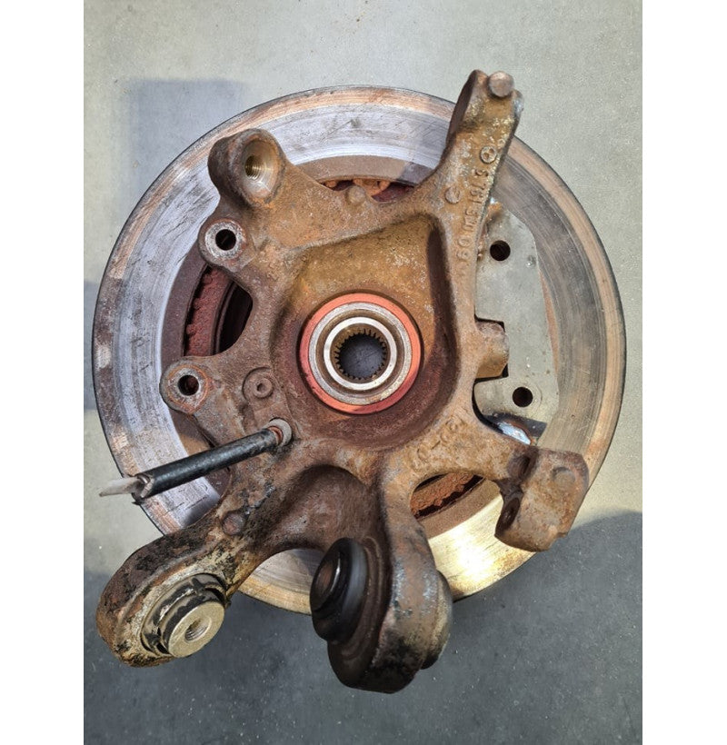 Bremseadapter for ekstra kaliper BMW E82 – viser slipt ABS-sensorhus