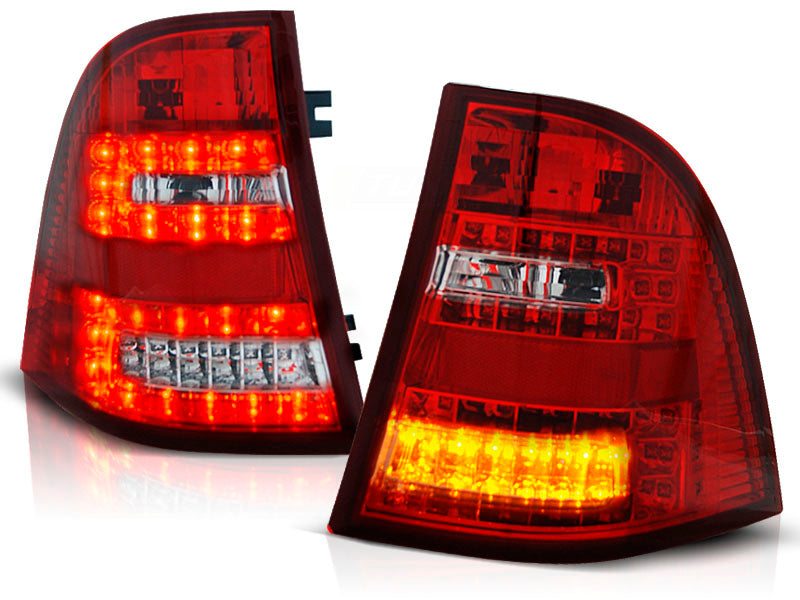 Baklykter LED Red White til Mercedes ML W163 98-05 sett rett bakfra på hvit bakgrunn.