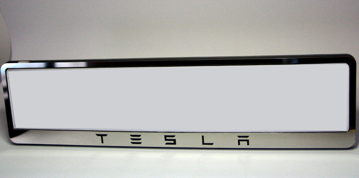 Emblem Tesla Silver Edition - sett forfra