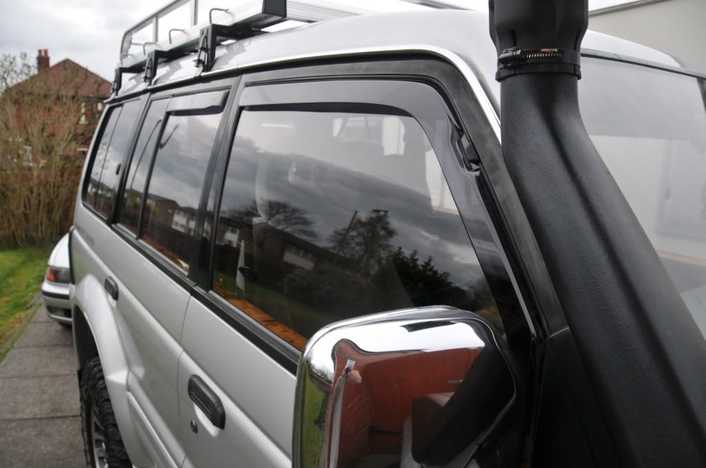 Vindavviser Mitsubishi Pajero II (1990-1999) – PMMA Plexi - nærbilde