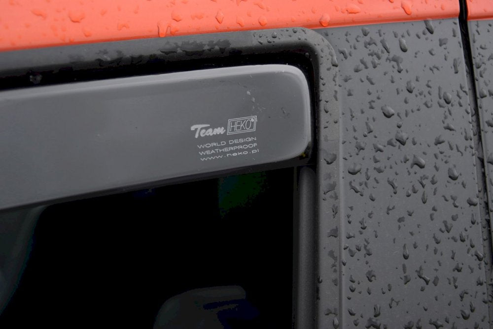 Heko vindavviser til Toyota Hilux VI – sort transparent smoked