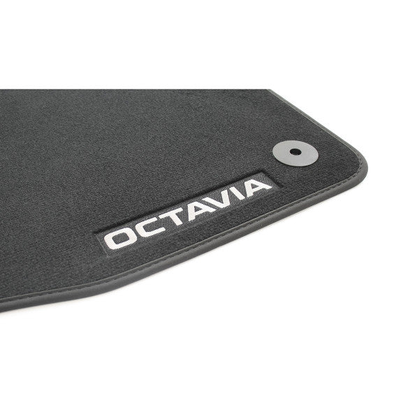 VAG OEM stoffmatter til Skoda Octavia IV – satin svart