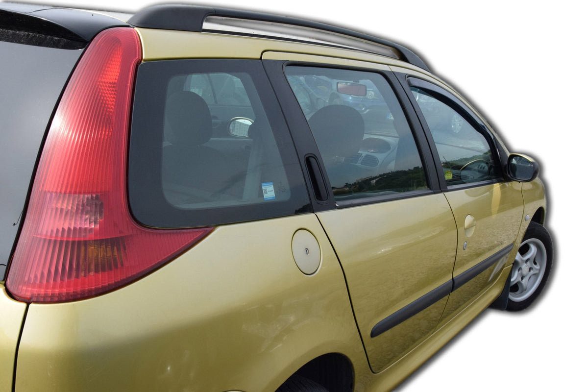 Vindavviser Peugeot 206 5-dørs (1998-2012) – PMMA Plexi - nærbilde