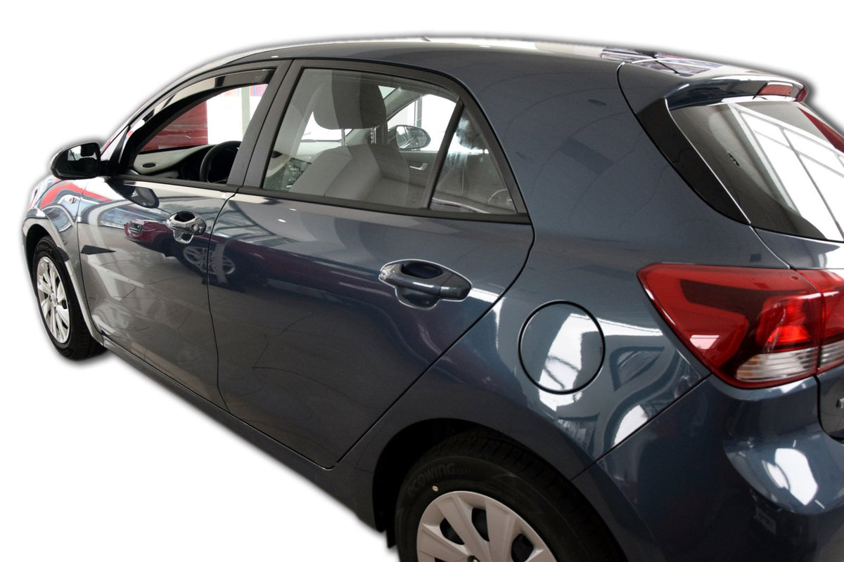Vindavviser Kia Rio IV Hatchback (2016-2023) – PMMA Plexi - nærbilde