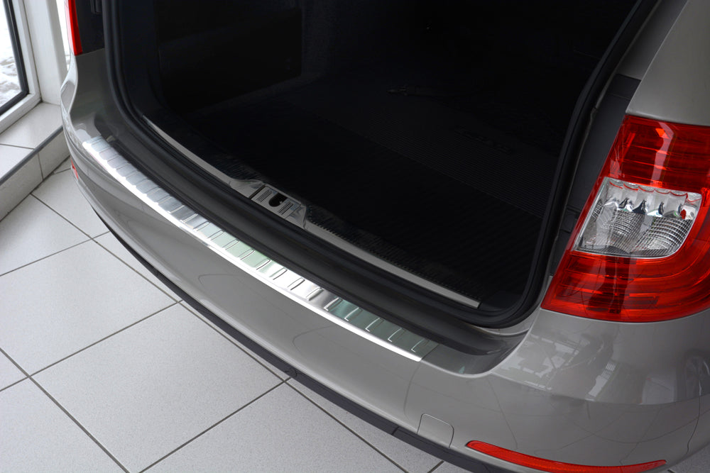 Avisa bakfangerbeskytter til Skoda Superb II Facelift Stasjonsvogn – rustfritt stål