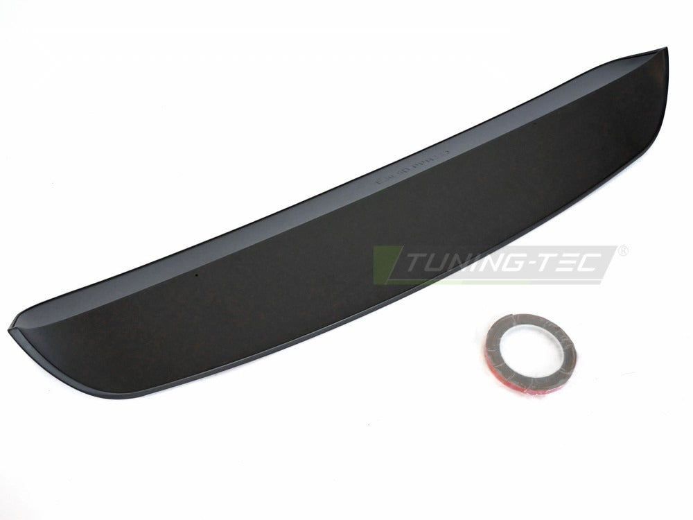 Spoiler Svart BMW E30 Touring 87-94 – detalj av kanter og festepunkter