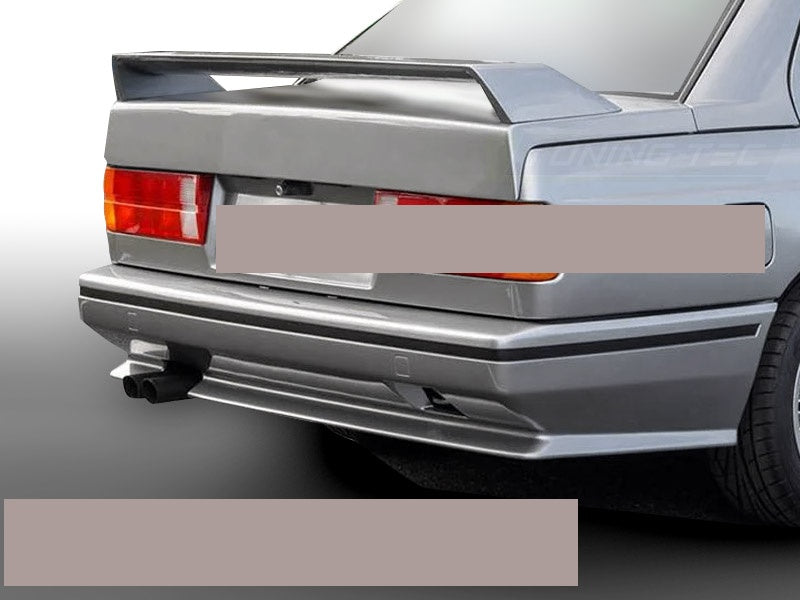 BMW E30 med Sport 3 bakfanger montert – nærbilde bakfra