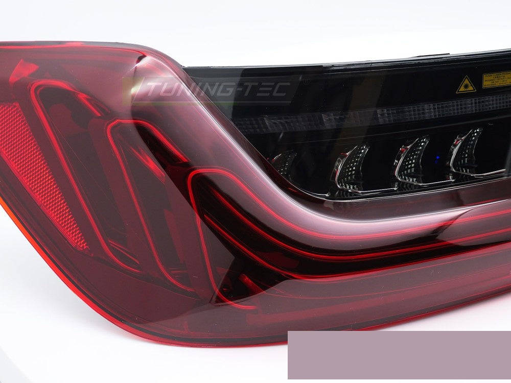 Nærbilde av LED-signatur baklys BMW G20 red laser look design