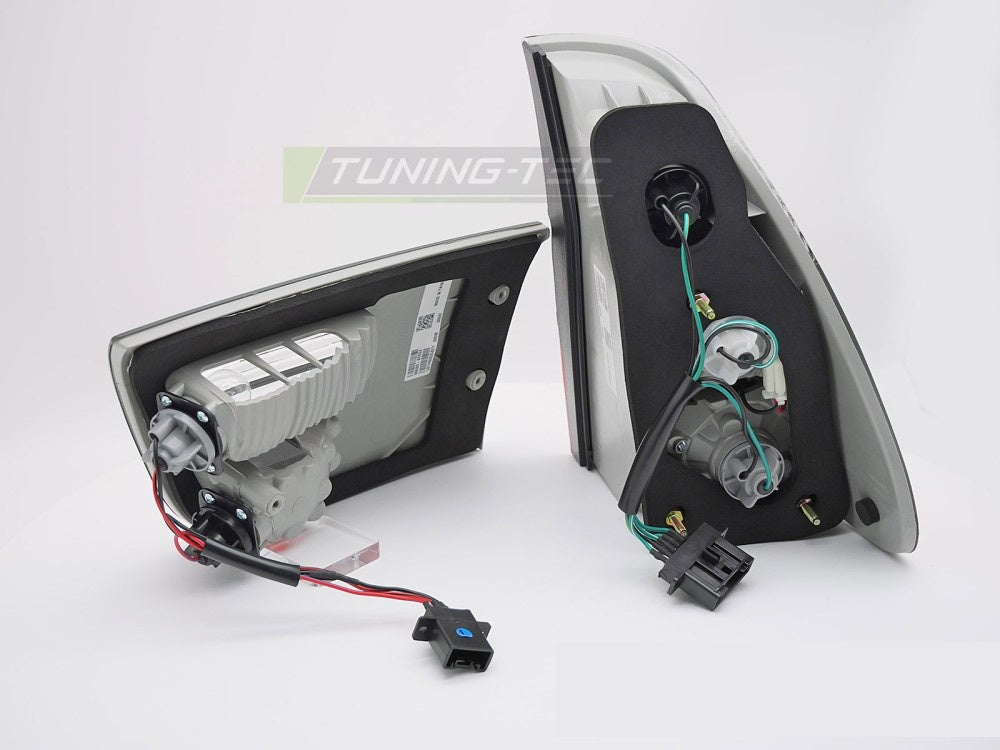 BMW X5 E53 baklykter LED smoke-finish montert visning fra siden