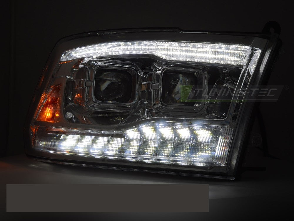 Nærbilde av double chrome baklykt for Dodge Ram 2009–2018 høyre side