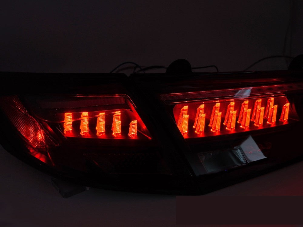 Komplett sett LED baklykter til Honda Civic XI Hatchback svart hus rødt glass