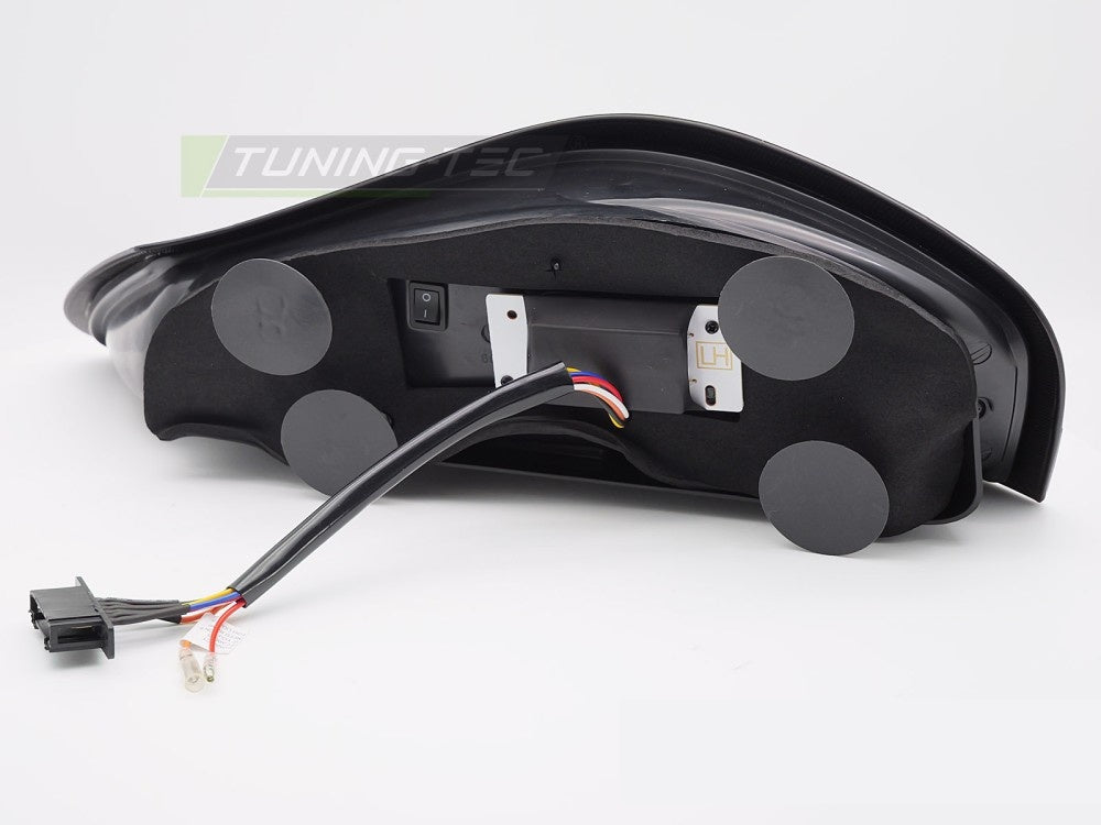 Porsche Boxster 986 baklykter med tonet smoke-glass og LED bar-design montert på bil