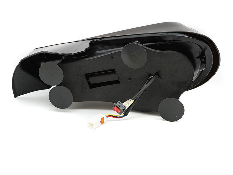Toyota GT86 LED-baklykter med karbon design sett fra siden montert