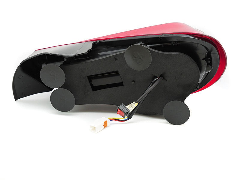 LED-baklykter rød hvit Toyota GT86 2012–2021 detaljbilde av lysdesign
